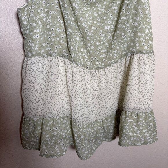 Paper Crane Tank Top Women's Large Green Tiered Boho Sleeveless Shirt Ruffle - Picture 3 of 8